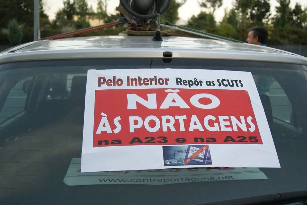 Conta los peajes en el interior portugués