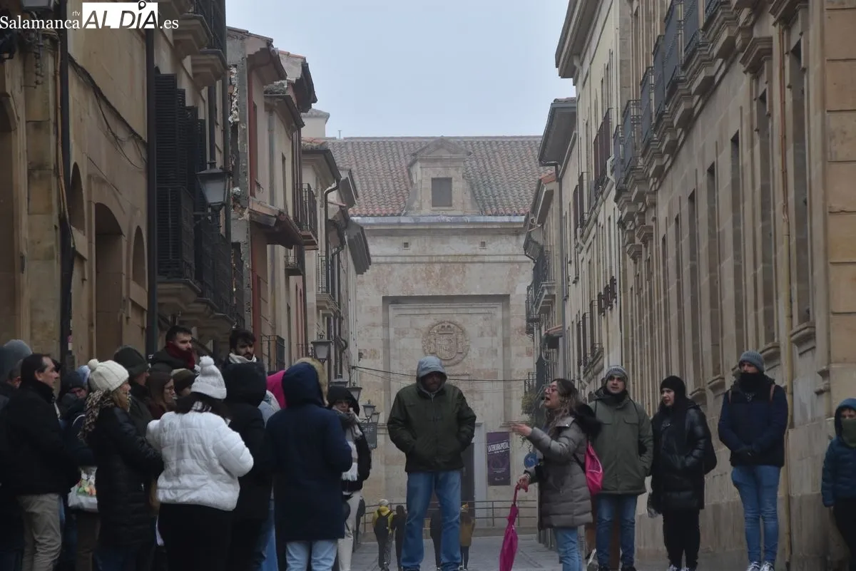 Salamanca bajo la niebla: así luce la ciudad en el último viernes del año | FOTO: Miguel González 