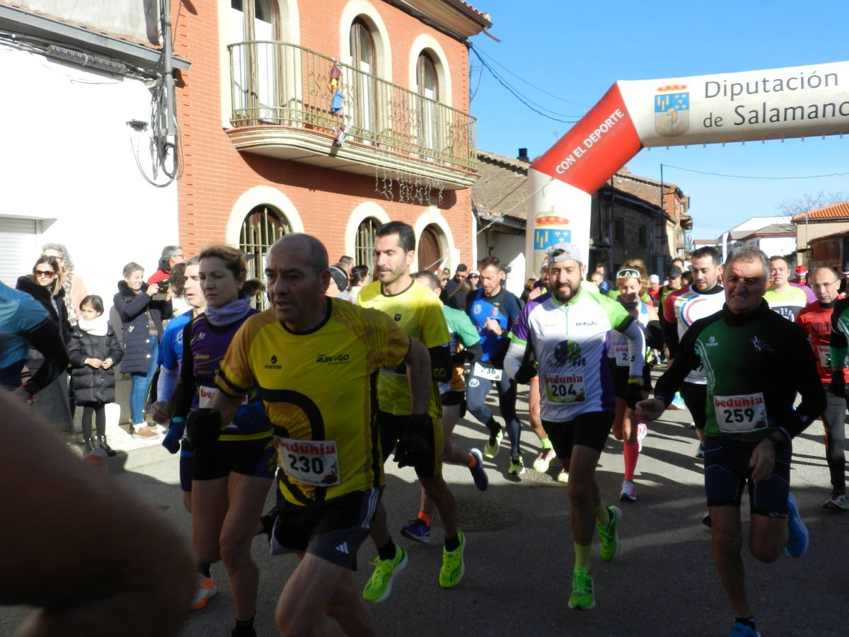 FOTOS | Miguel Ángel Martín y María José Carpio ganan la San Silvestre Vellesina