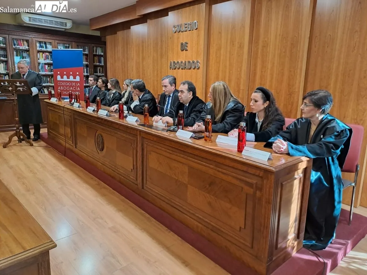 Toma de posesión del nuevo decano del Colegio de la Abogacía de Salamanca y de los integrantes de su candidatura. Foto de Víctor Jiménez