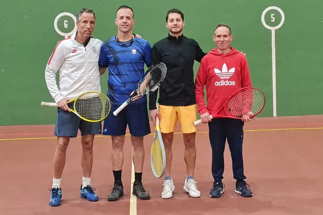 A la izquierda de la imagen, la pareja campeona del IX Torneo de Frontenis de Sardón de los Frailes