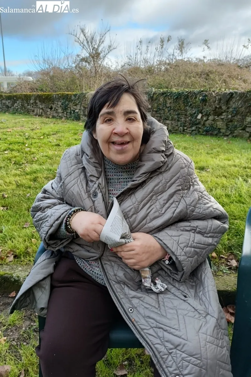 Usuarios y cuidadores de Asprodes Vitigudino en el parque San Nicolás
