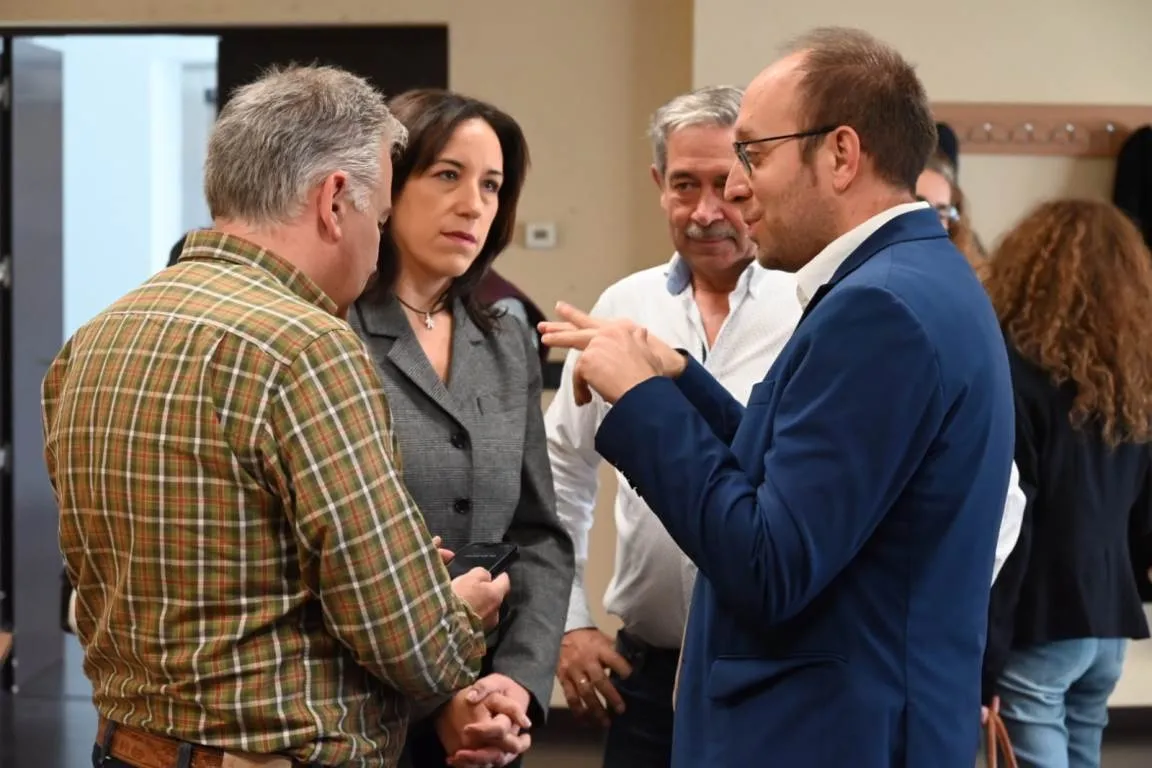 Foto 2 - La Diputaci&oacute;n presenta a los ayuntamientos de la zona el proyecto de Corredor Biol&oacute;gico Hispano Luso