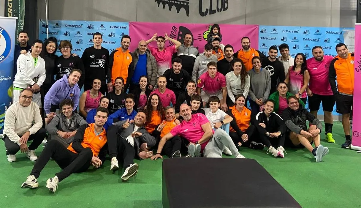 Foto 10 - El Club de P&aacute;del Ciudad Rodrigo disfruta de un hermanamiento con el Club Play P&aacute;del de Salamanca