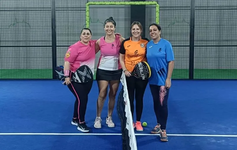 Foto 7 - El Club de P&aacute;del Ciudad Rodrigo disfruta de un hermanamiento con el Club Play P&aacute;del de Salamanca
