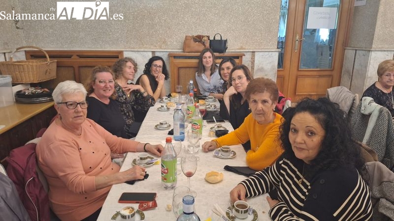 Más de un centenar de mujeres celebran la tradicional comida de Navidad en Alba de Tormes