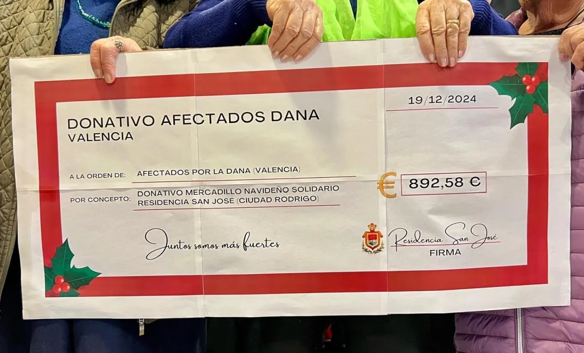 Foto 2 - Recaudados 892,58&euro; en el mercadillo de la Residencia San Jos&eacute;, que ser&aacute;n enviados a Valencia