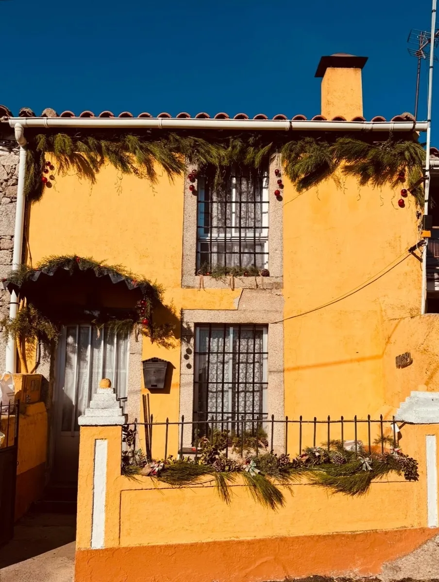Fachada de Ángel, ganadora del segundo premio