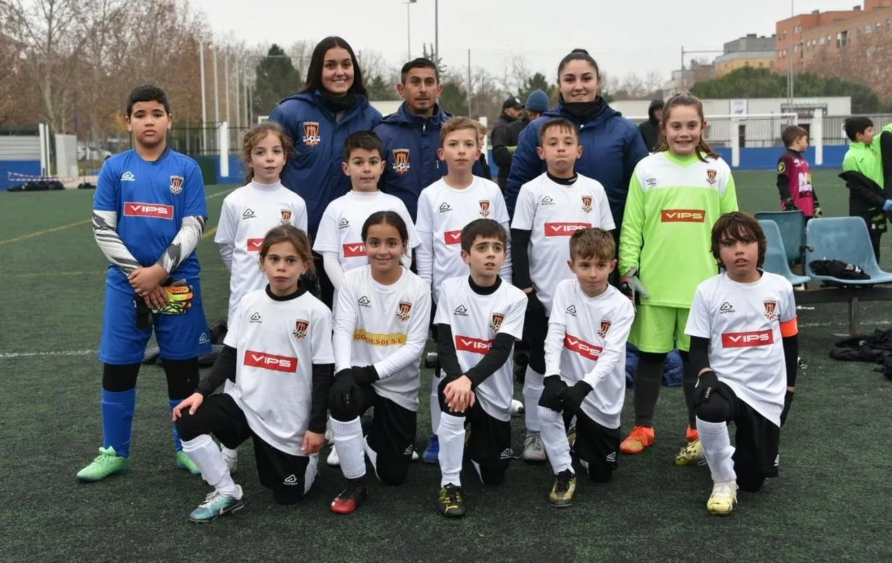 Foto 5 - El Prebenjam&iacute;n del Ciudad Rodrigo se lleva la categor&iacute;a de Plata de la Elfo Cup en Valladolid