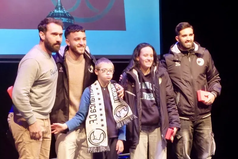 Foto 5 - Escolares del CEIP Miguel de Unamuno disfrutan de un animado encuentro con Unionistas de Salamanca