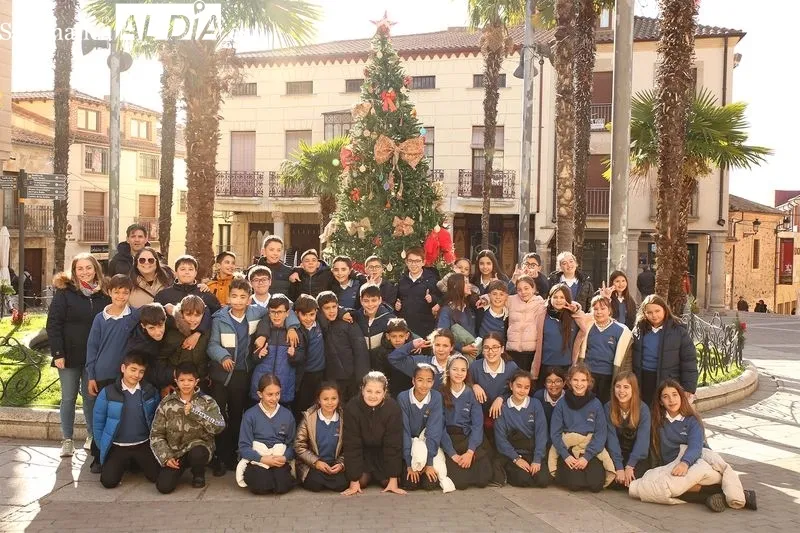 Foto 7 - El &Aacute;rbol de los Deseos acerca la Navidad a la Plaza Mayor de Alba de Tormes