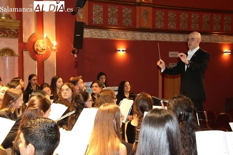 Concierto navideño y benéfico de la Banda de Música de Alba a favor de la Banda de Massanassa | Imagen 1