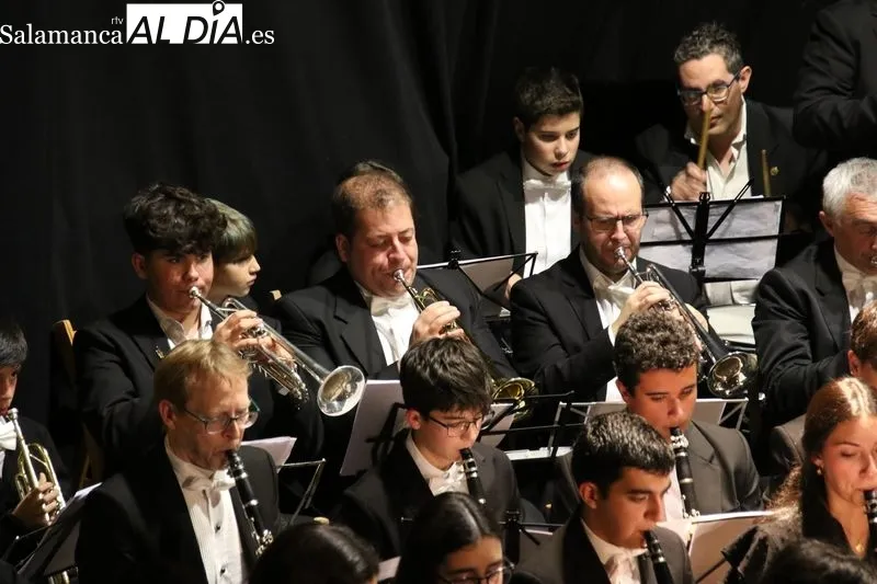 Foto 5 - Concierto navide&ntilde;o y ben&eacute;fico de la Banda de M&uacute;sica de Alba a favor de la Banda de Massanassa