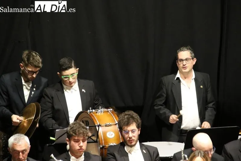 Foto 4 - Concierto navide&ntilde;o y ben&eacute;fico de la Banda de M&uacute;sica de Alba a favor de la Banda de Massanassa