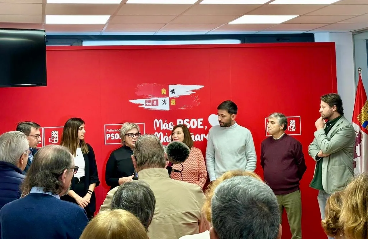 Foto 3 - El PSOE de Pe&ntilde;aranda celebra el 46&ordm; aniversario de la Constituci&oacute;n y su reuni&oacute;n anual: &ldquo;Seguiremos trabajando por los derechos de la ciudadan&iacute;a&rdquo;