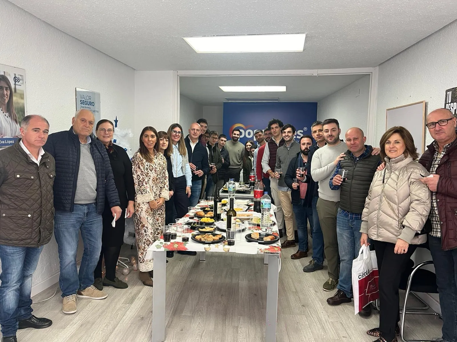 Foto 3 - El PP celebra en Pe&ntilde;aranda por primera vez el D&iacute;a de la Constituci&oacute;n: &ldquo;La Carta Magna es paradigma de justicia, igualdad y consenso. No es ninguna moneda de cambio&rdquo;