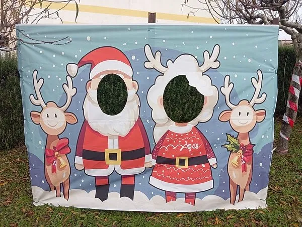 Decoración navideña fabricada por los vecinos de la Atalaya