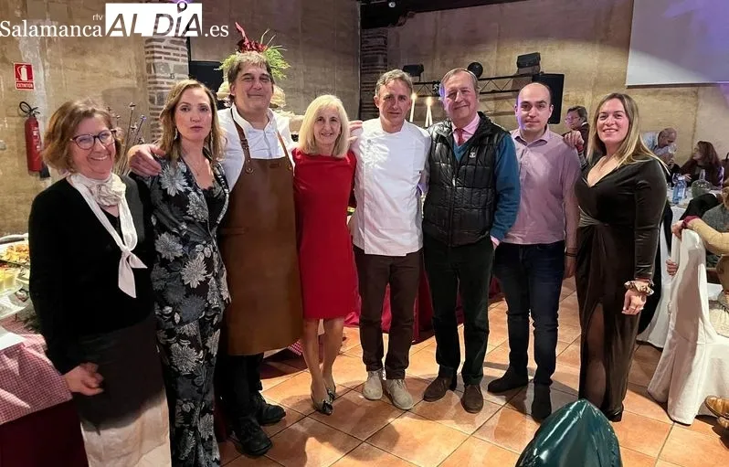 Foto 2 - Don Fadrique sopla las velas de su 25 aniversario con un brillante homenaje a sus fundadores