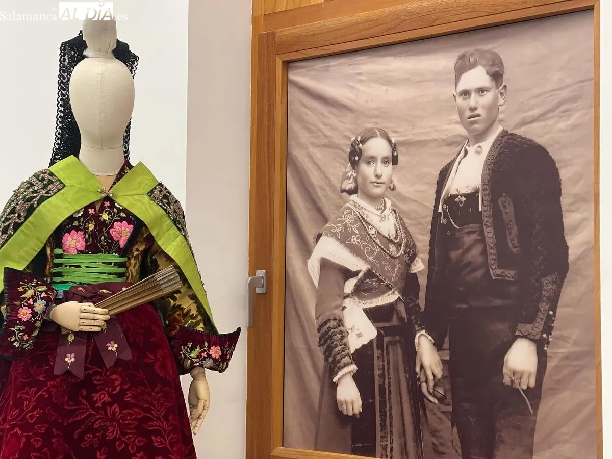 Nueva exposición en el centro de la ciudad con los trajes tradicionales de Salamanca. Foto Diputación Salamanca
