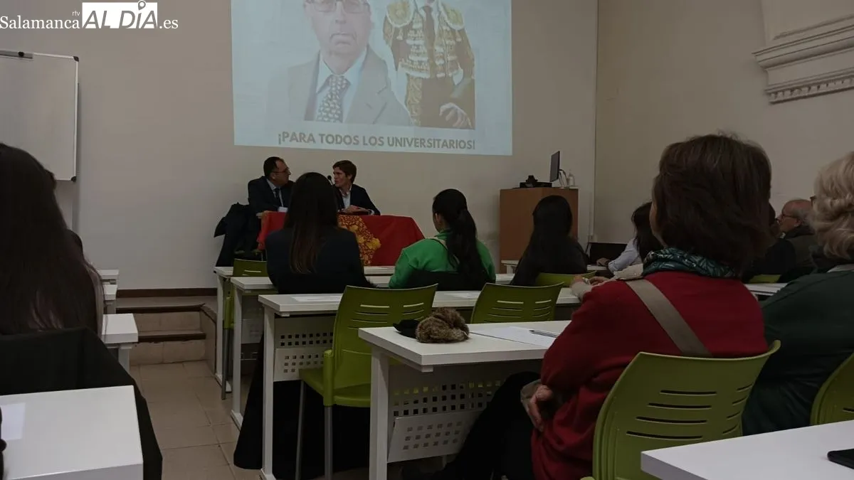 Borja Jiménez y Domingo Delgado de la Cámara, en la charla en la Universidad Pontificia
