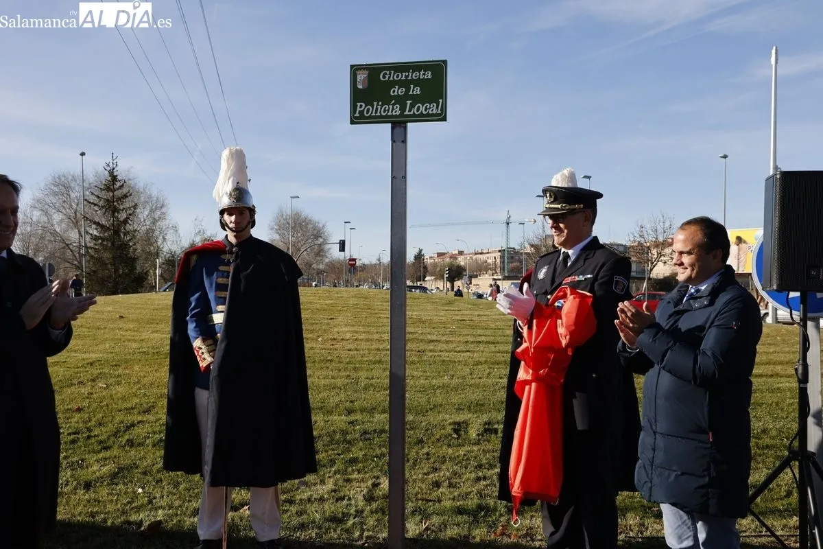Inauguración de la glorieta dedicada en Salamanca a la Policía Local. Foto de David Sañudo