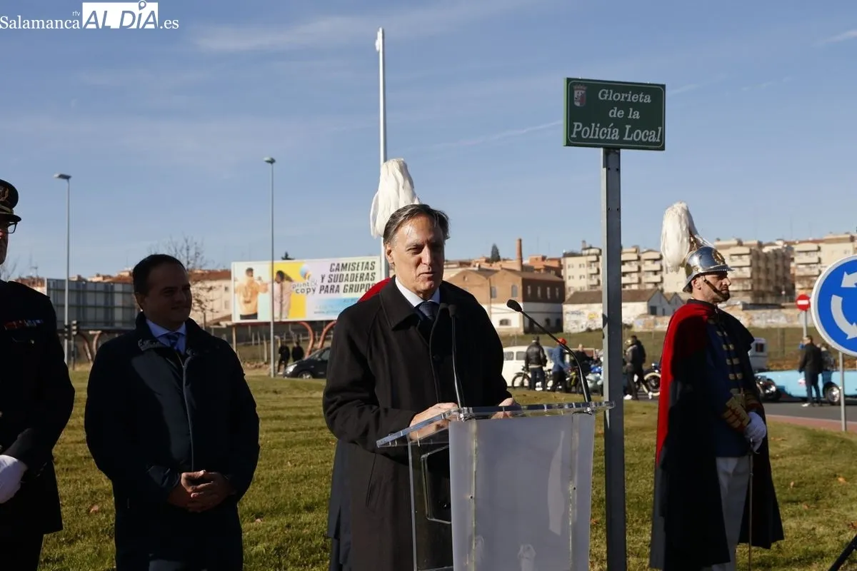Inauguración de la glorieta dedicada en Salamanca a la Policía Local. Foto de David Sañudo