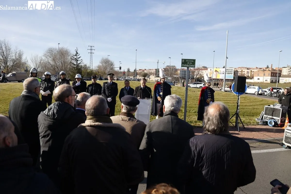 Inauguración de la glorieta dedicada en Salamanca a la Policía Local. Foto de David Sañudo