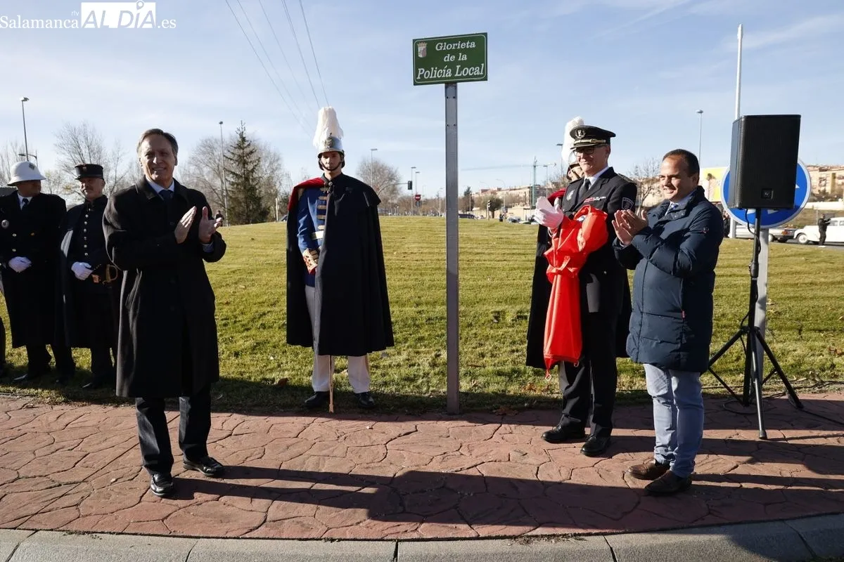 Inauguración de la glorieta dedicada en Salamanca a la Policía Local. Foto de David Sañudo
