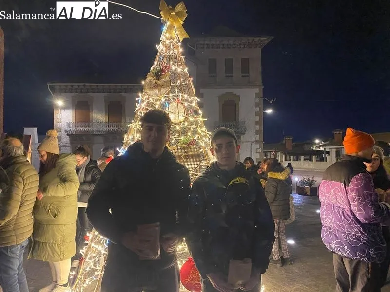 Foto 9 - Encinas de Arriba enciende la Navidad con una gran casta&ntilde;ada
