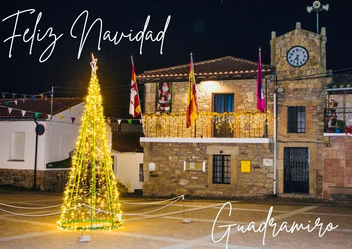 Visita de Papá Noel a los niños de Guadramiro