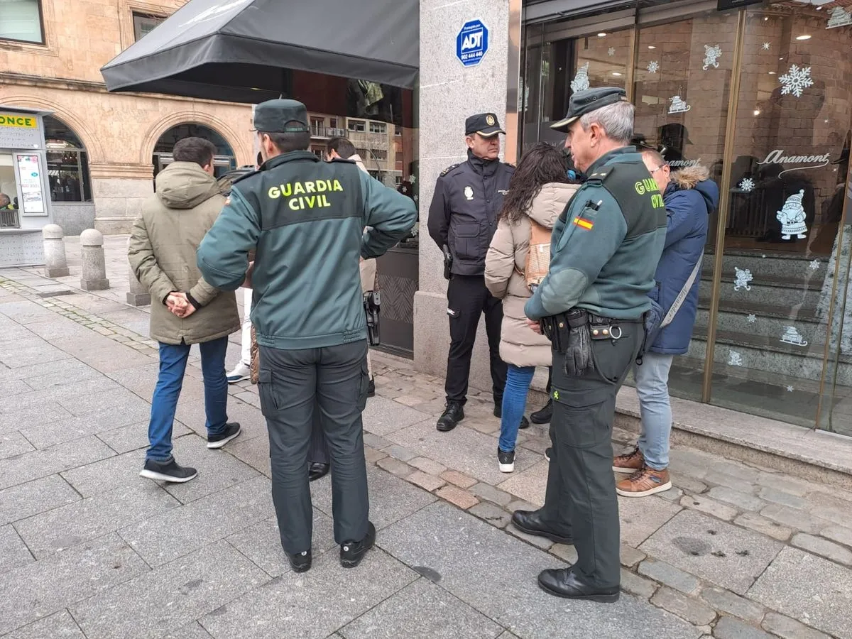 La subdelegada del Gobierno en Salamanca, Rosa López, ha presentado el Plan Comercio Seguro, en Salamanca. Foto de Víctor Jiménez