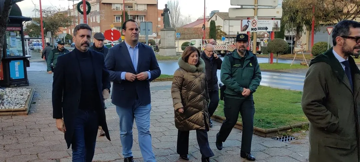 La subdelegada del Gobierno en Salamanca, Rosa López, ha presentado el Plan Comercio Seguro, en Santa Marta de Tormes