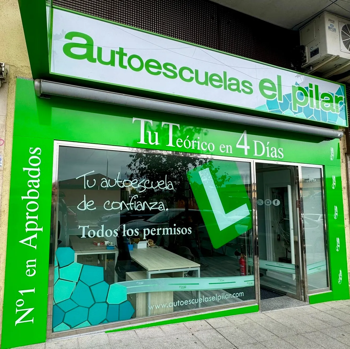 Foto 4 - Autoescuelas El Pilar abre una nueva sede en Salamanca