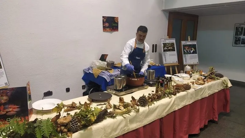 Foto 4 - Alba de Tormes celebra con &eacute;xito las II Jornadas Micol&oacute;gicas: educaci&oacute;n, gastronom&iacute;a y naturaleza