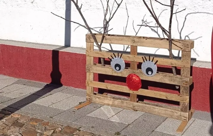 Foto 7 -  'Allende del R&iacute;o' se vuelca en la decoraci&oacute;n navide&ntilde;a de Sieteiglesias