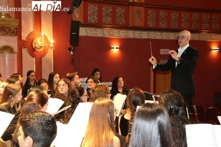 Concierto navide&ntilde;o y ben&eacute;fico de la Banda de M&uacute;sica de Alba a favor de la Banda de Massanassa | Imagen 1