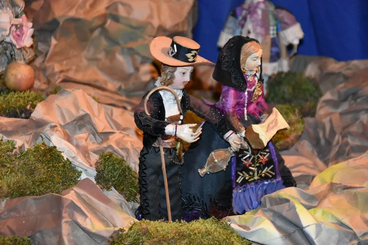 Foto 2 - La Hermandad Franciscana y el Grupo Pastoral Fe y Arte proponen la Contemplaci&oacute;n de la Navidad ante el Nacimiento de las Franciscanas Descalzas&nbsp;