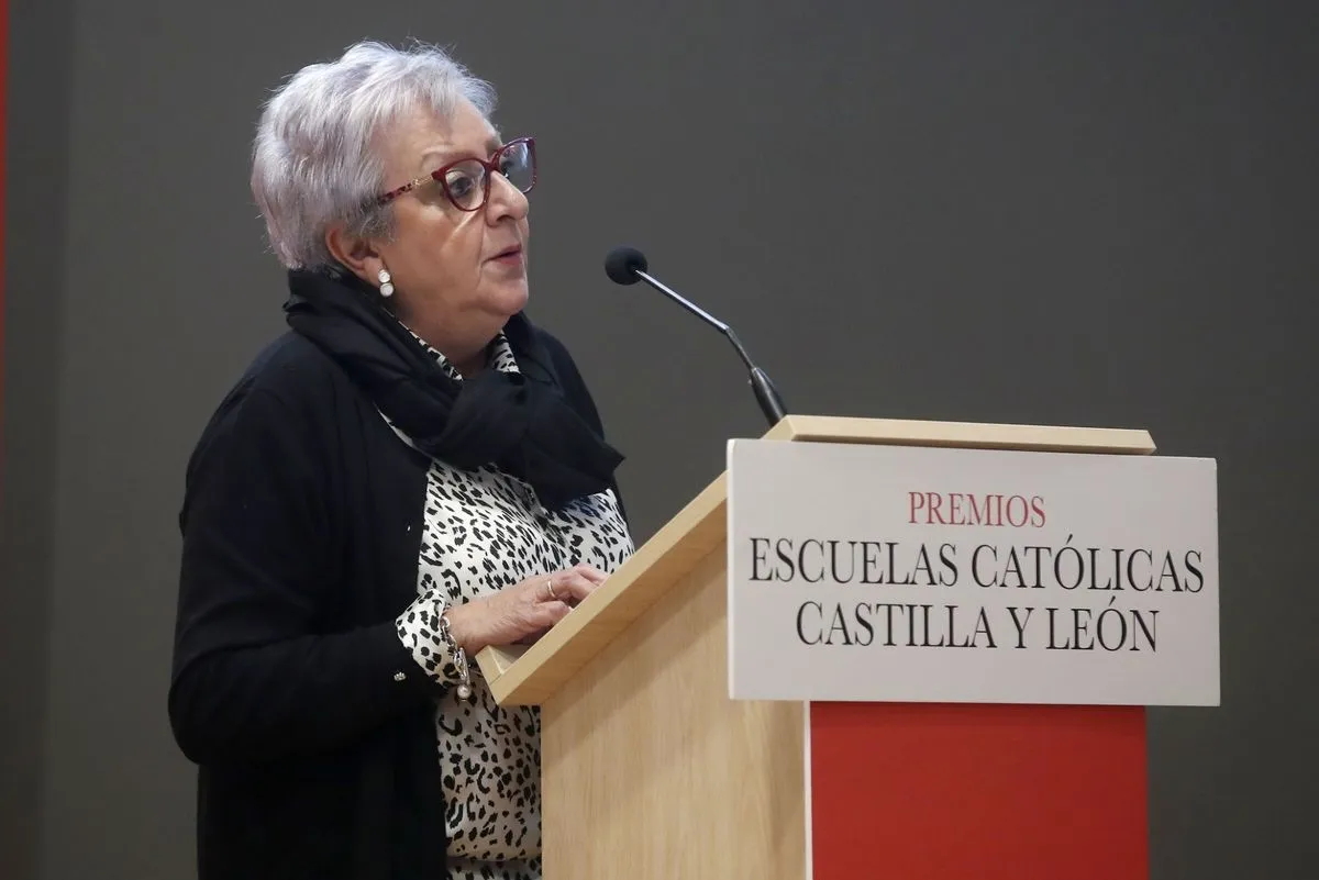 Carmen Villarrubia Bosch, del Colegio San Agustín de Salamanca, tras la entrega del premio