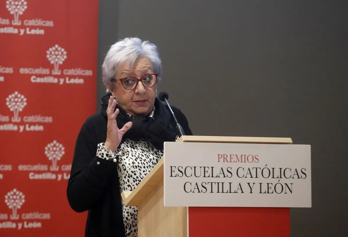 Carmen Villarrubia Bosch, del Colegio San Agustín de Salamanca, tras la entrega del premio