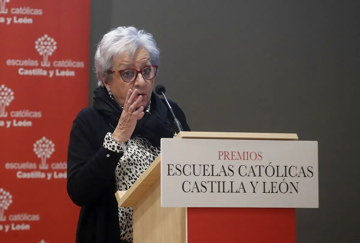 Carmen Villarrubia Bosch, del Colegio San Agustín de Salamanca, tras la entrega del premio