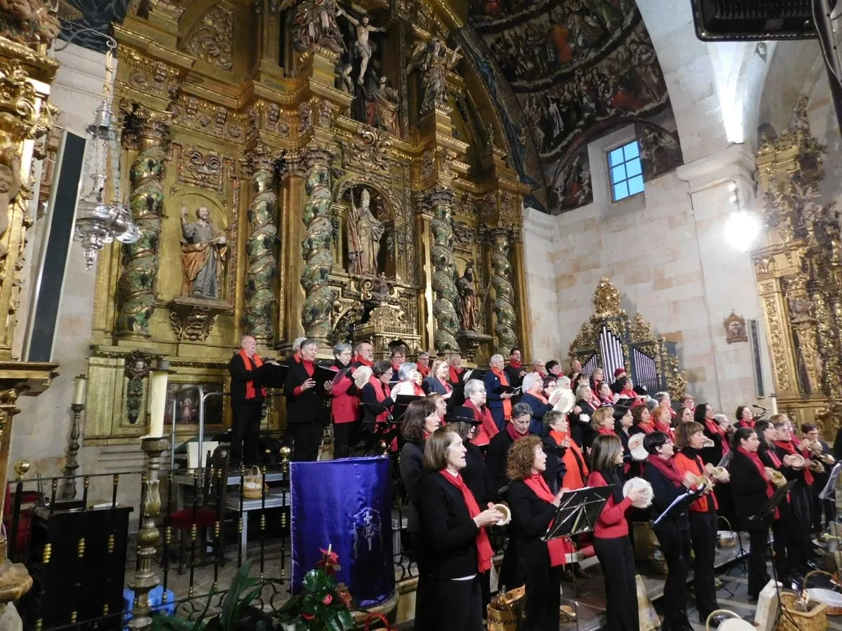 Concierto de villancicos tradicionales del programa 'La Salina es Navidad en la provincia' en la iglesia de Villares de la Reina