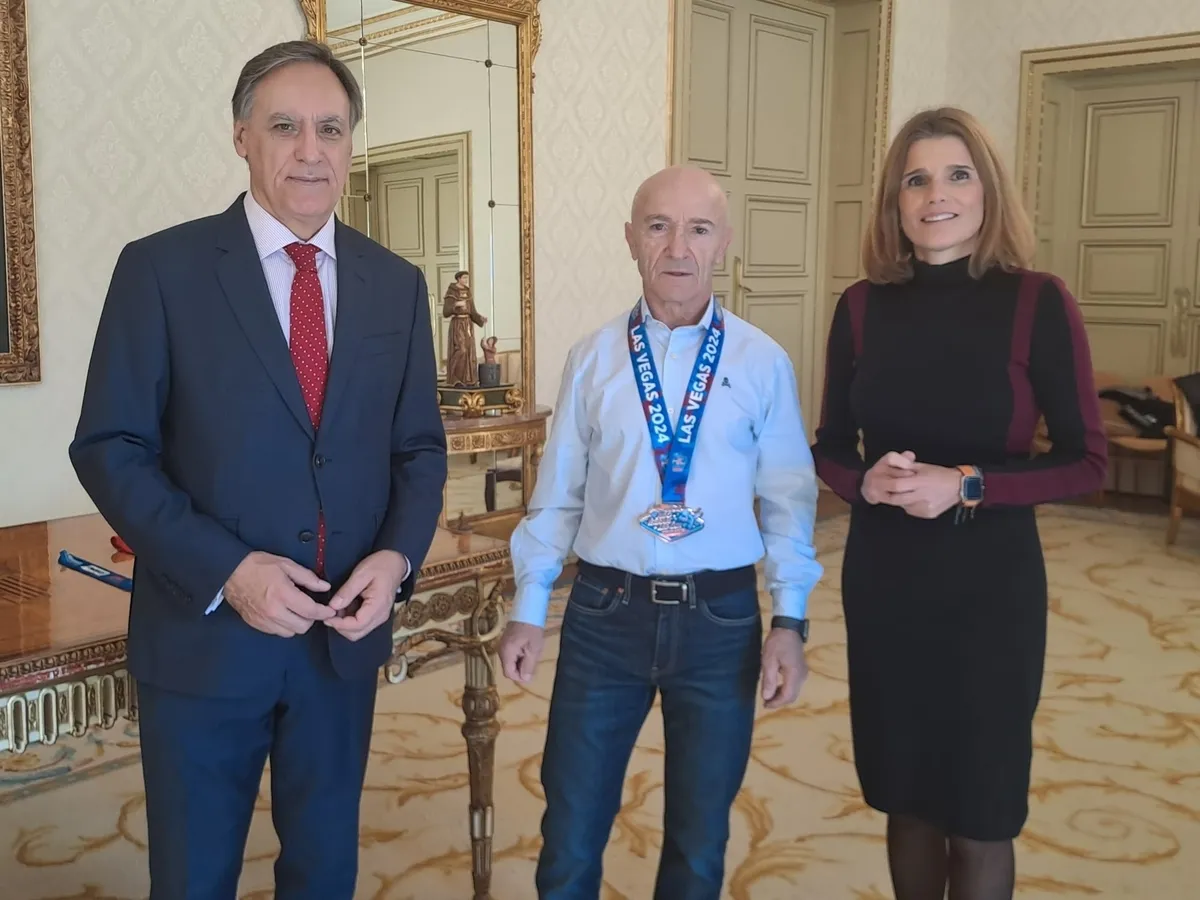 Foto 2 - Garc&iacute;a Carbayo alaba el brillante palmar&eacute;s del veterano yudoca Julio Vicente Ramos