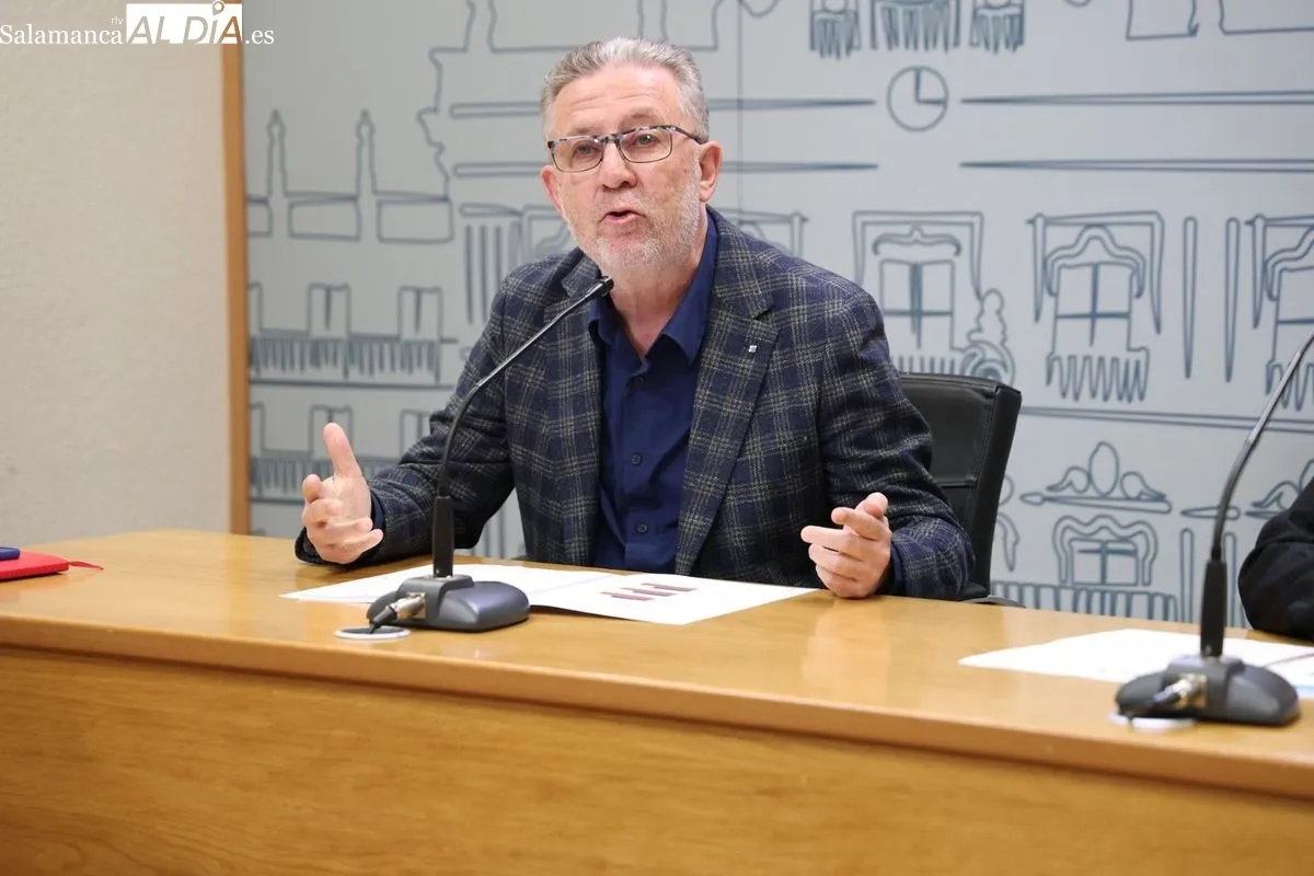 Rueda de prensa de esta mañana del edil del Grupo Municipal Socialista en el Ayuntamiento de Salamanca, Fidel Francés. Foto de David Sañudo