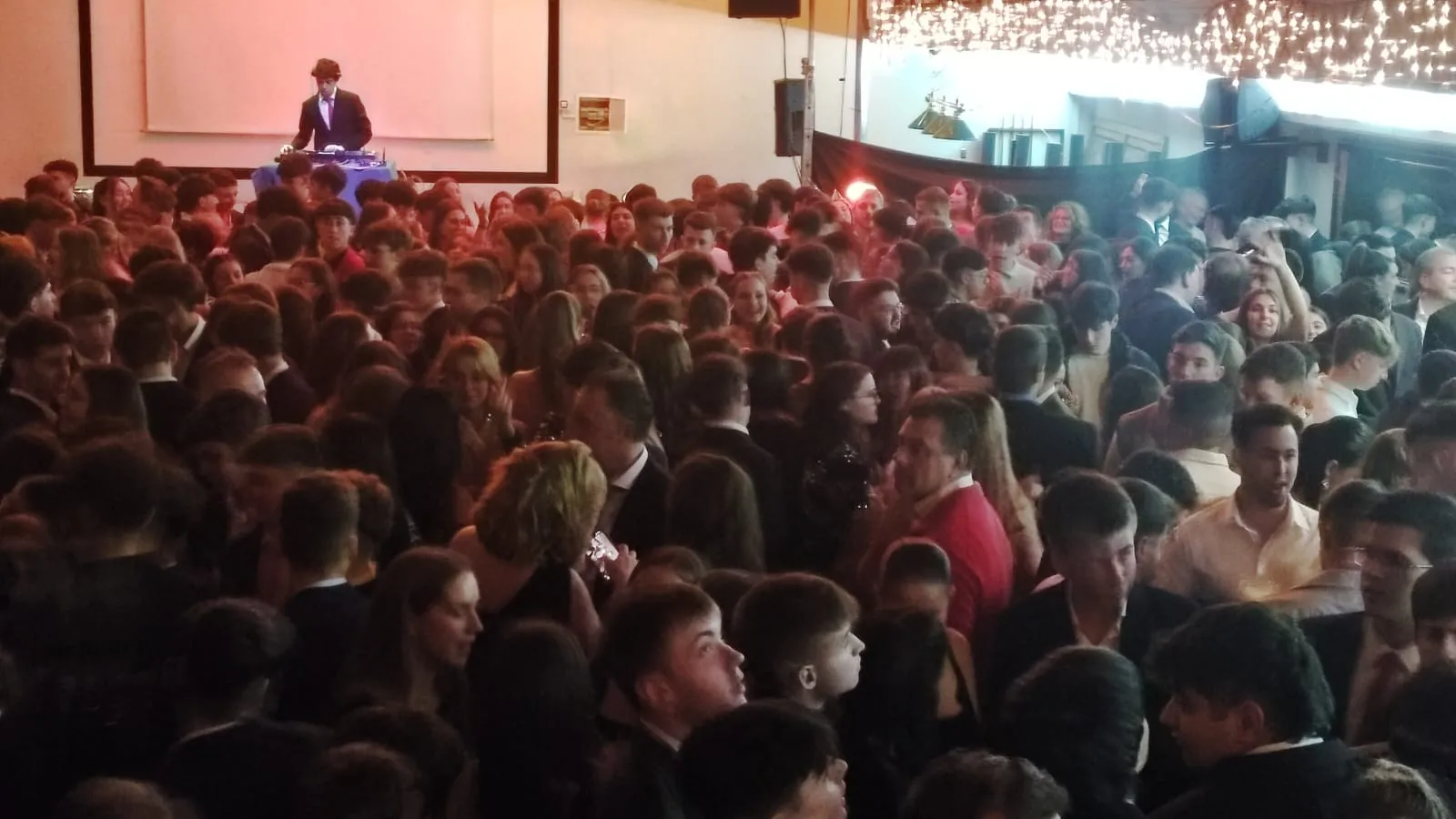 Foto 2 - El Casino Mirobrigense cuelga el &lsquo;no hay billetes&rsquo; en su fiest&oacute;n de Nochevieja