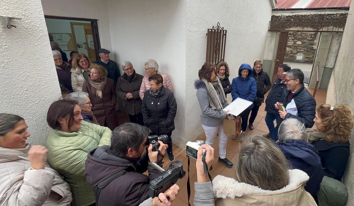 Foto 2 - Villasrubias despide con gran pena a su enfermero durante los tres &uacute;ltimos a&ntilde;os