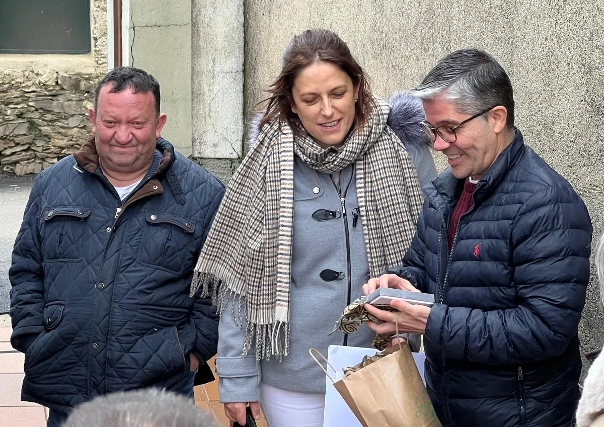 Foto 4 - Villasrubias despide con gran pena a su enfermero durante los tres &uacute;ltimos a&ntilde;os