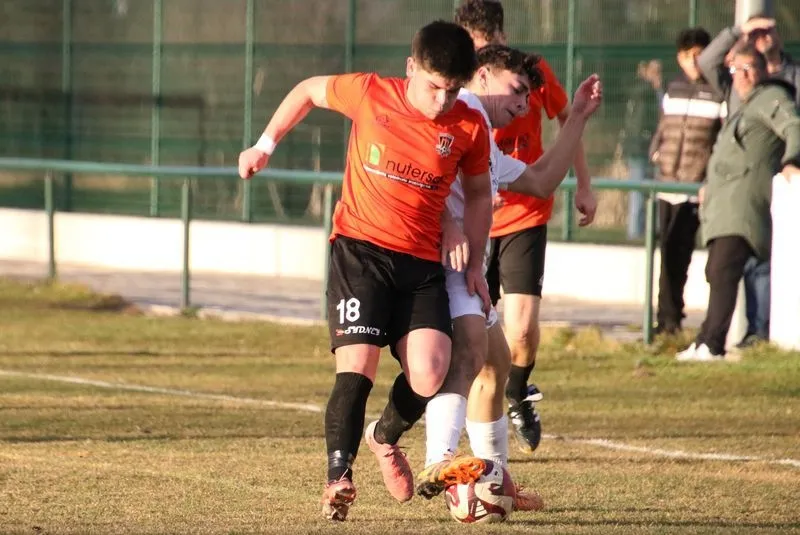 Foto 5 - #M [11-12 ENE] La UD Mirobrigense cae en su estreno de 2025 ante el Monterrey con un bronco final