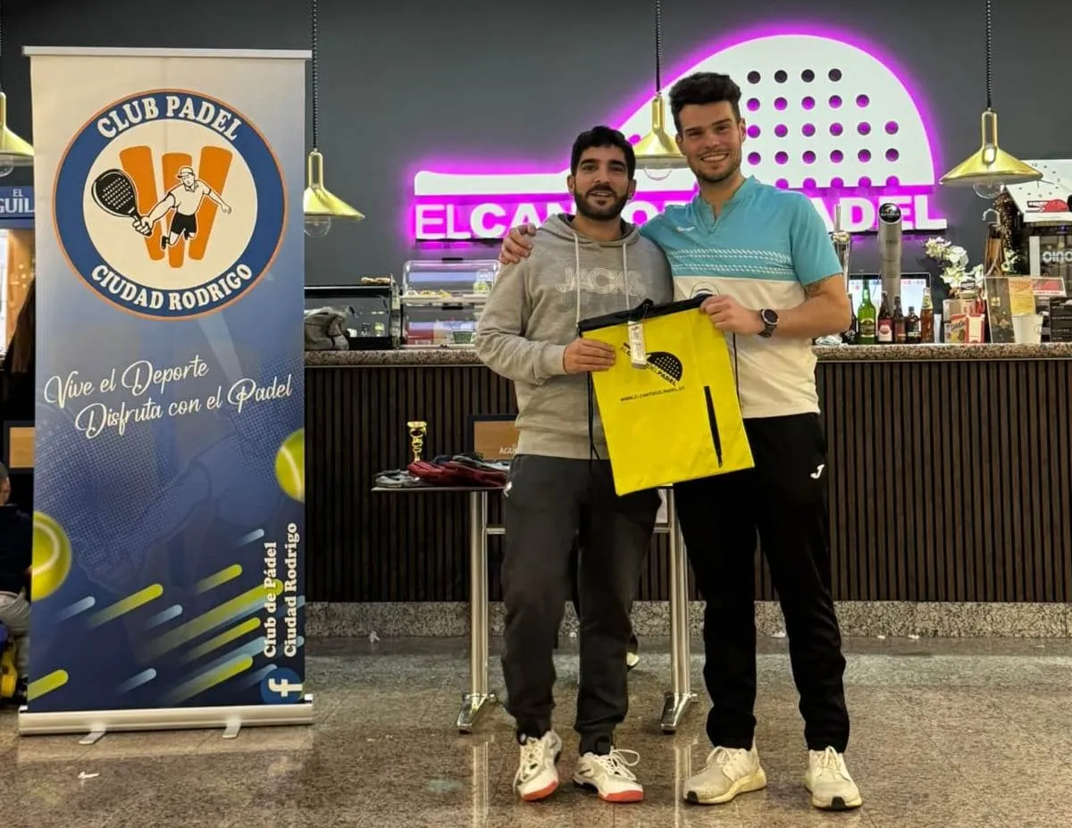 Foto 7 - El Club de P&aacute;del Ciudad Rodrigo celebra en Salamanca su 2&ordm; Torneo de A&ntilde;o Nuevo