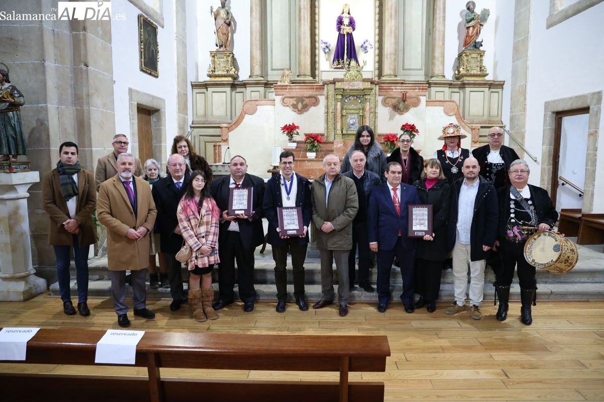 Emoción y reconocimiento en la entrega de las Placas Populares del Barrio Antiguo de Salamanca (VÍDEO)