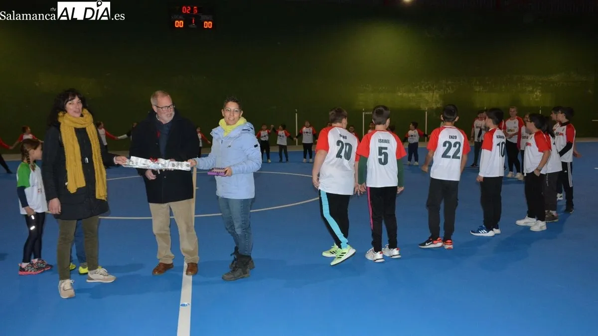 Foto 9 - Firme apuesta por el deporte escolar en Lumbrales
